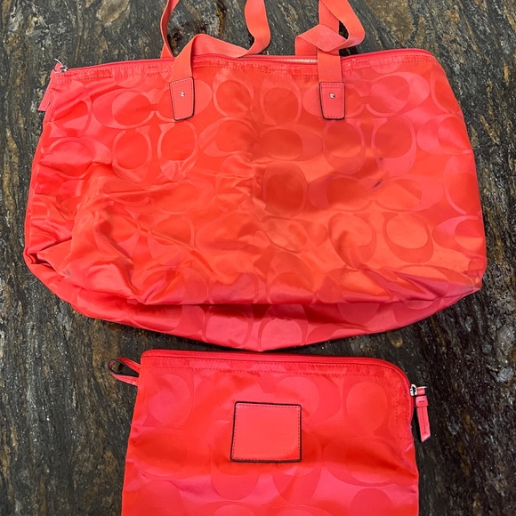 JUST REDUCED!! Coach Packable Tote WITH inner zip snap in pocket. Orange - Picture 3 of 16